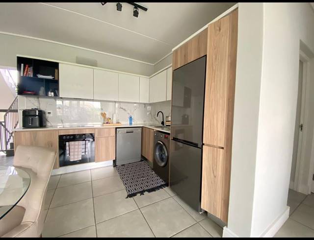 2 BEDROOM APARTMENT FOR SALE IN WATERFALL